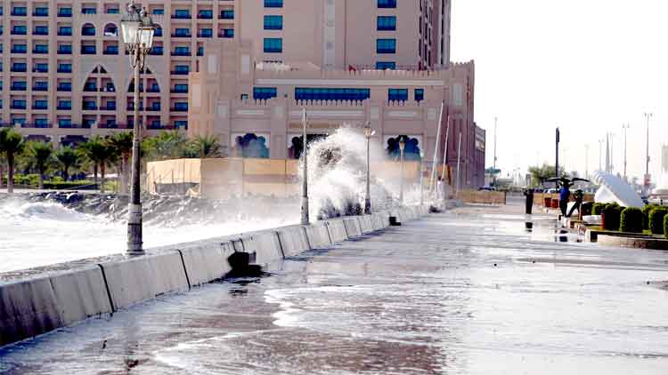 ക​ല്‍ബ​യി​ല്‍ വെ​ള്ള​പ്പൊ​ക്കം; റോ​ഡു​ക​ള്‍ അ​ട​ച്ചു