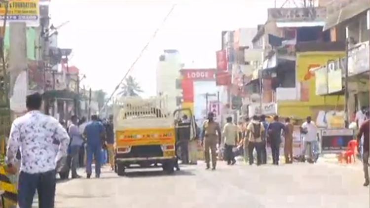 കളിയിക്കാവിളയിൽ 30 മലയാളികളെ തമിഴ്നാട് പൊലീസ് തടഞ്ഞു