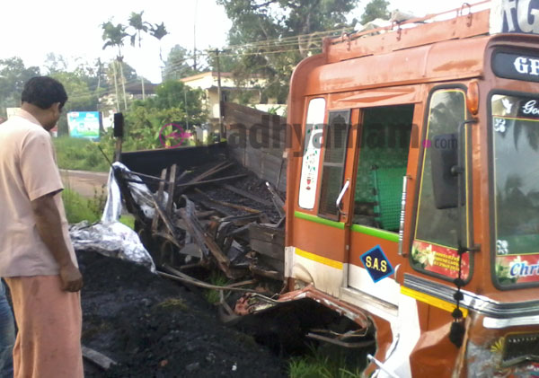 ഹരിപ്പാട്ട് അപകടത്തില്‍പെട്ട കാറിന് തീപിടിച്ച് ഒരാള്‍ വെന്തുമരിച്ചു