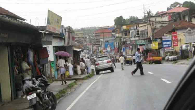 ഇതെന്ത്​ കണ്ടെയ്​ൻമെൻറ്​ സോൺ ?