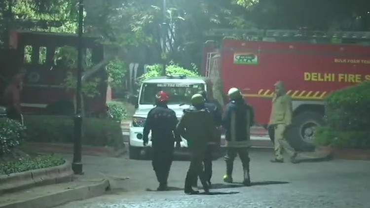 പ്രധാനമന്ത്രിയുടെ വസതിക്ക് സമീപം നേരിയ തീപിടിത്തം