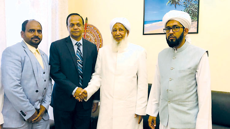 ശ്രീ​ല​ങ്ക​ൻ സ്​​ഥാ​ന​പ​തി​യു​മാ​യി കാ​ന്ത​പു​രം കൂ​ടി​ക്കാ​ഴ്​​ച  ന​ട​ത്തി