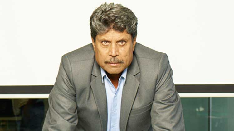 അതിർത്തിയിലെ ‘പരിപാടികൾ’ നിർത്തി ആ പണം കൊണ്ട്​ ആശുപത്രി പണിയൂ- അക്​തറിനോട്​ കപിൽ