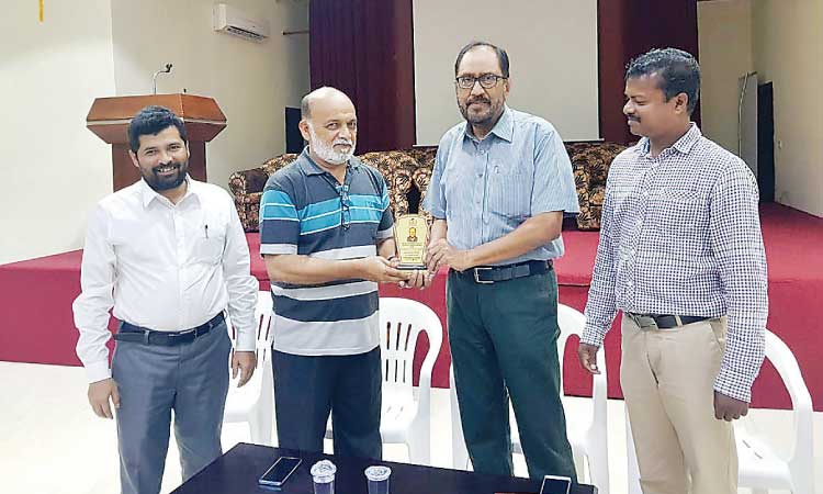 ക​പ്പ​ലേ​റി​യെ​ത്തി​യ പ്ര​വാ​സ​ത്തി​ന്​ വി​രാ​മം; ഷ​രീ​ഫ് ഭാ​യി മ​ട​ങ്ങു​ന്നു