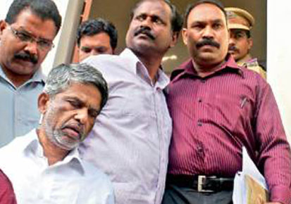 കാരായിമാര്‍ക്ക് കണ്ണൂരില്‍ പോകാന്‍ അനുമതി