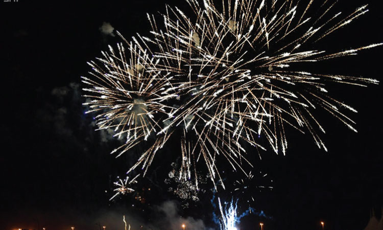 പെരുന്നാൾ ആഘോഷങ്ങൾക്ക്​ ഹരം പകരാൻ വെടിക്കെട്ടുകളും