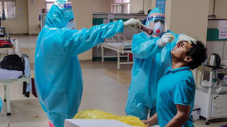 ആശുപത്രികൾ നിറയുന്നു; കോവിഡ് രോഗികൾ ബംഗളൂരു വിടുന്നു ആശുപത്രികൾ നിറയുന്നു; കോവിഡ് രോഗികൾ ബംഗളൂരു വിടുന്നു