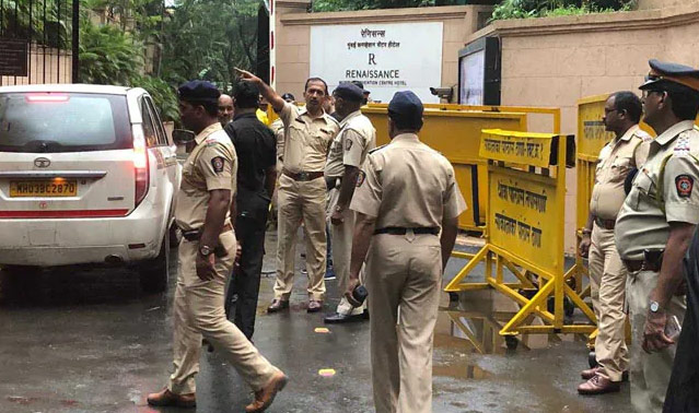 കോൺഗ്രസിൽ നിന്നും ഭീഷണി: വിമത എം.എൽ.എമാർ പൊലീസ്​ സംരക്ഷണം തേടി