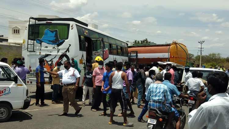 ബംഗളൂരുവിൽനിന്ന് വരികയായിരുന്ന ബസ് അപകടത്തിൽപെട്ടു; 26 മലയാളികൾക്ക് പരിക്ക്