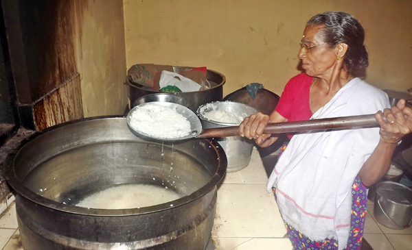 മൂന്നു തലമുറയെ അന്നമൂട്ടിയ അമ്മക്കനിവ്