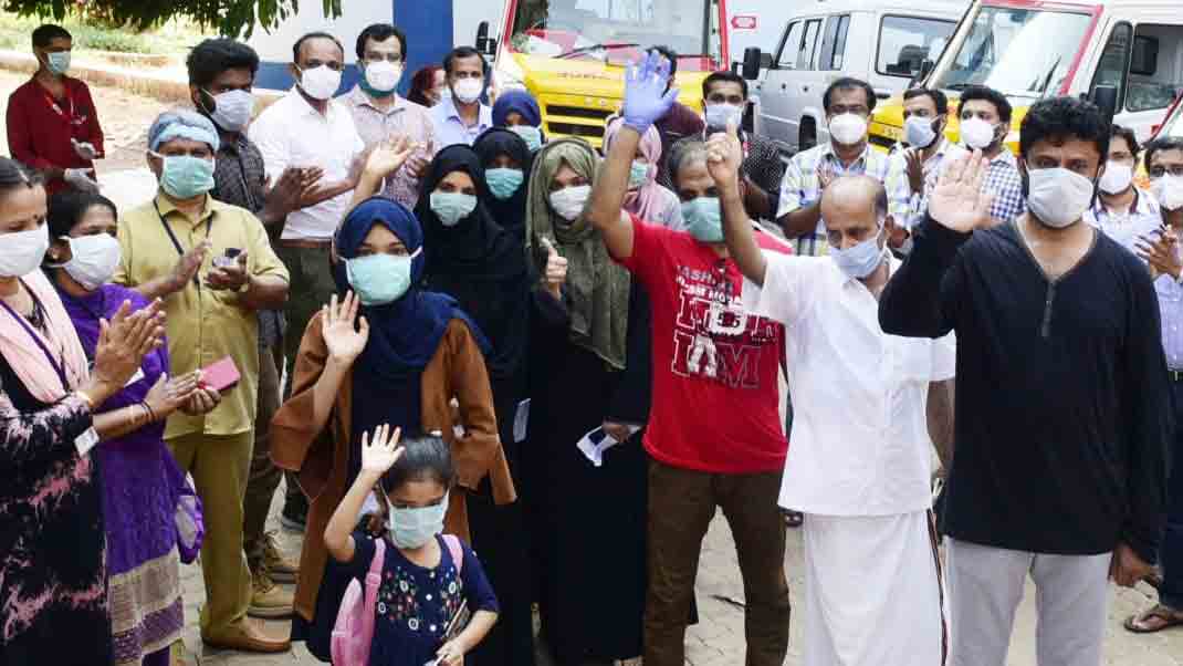 രോഗമുക്തിയിൽ കാസർകോട് നമ്പർ വൺ; അഭിനന്ദനവുമായി കേന്ദ്ര സർക്കാർ രോഗമുക്തിയിൽ കാസർകോട് നമ്പർ വൺ; അഭിനന്ദനവുമായി കേന്ദ്ര സർക്കാർ