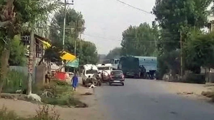 കശ്മീരിൽ വെടിവെപ്പ്; ജവാന് വീരമൃത്യു, മൂന്ന് ജവാന്മാർക്കും നാട്ടുകാരനും പരിക്ക്