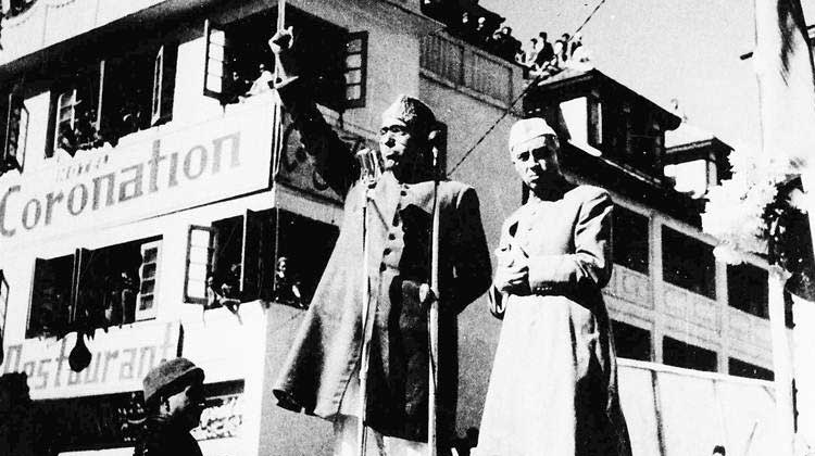 ഭ​ര​ണ​ഘ​ട​ന​യു​ടെ കൊ​ല