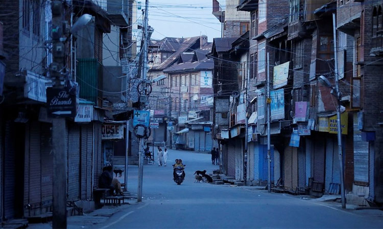 ബ്രോഡ് ബാൻഡ്: കശ്മീരിൽ മിണ്ടിപ്പോകരുത് ആ വാക്ക് ബ്രോഡ് ബാൻഡ്: കശ്മീരിൽ മിണ്ടിപ്പോകരുത് ആ വാക്ക്