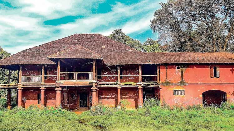 കവളപ്പാറ കൊട്ടാരം ചരിത്ര സ്​മാരകമാക്കാൻ ആവശ്യം ശക്​തം