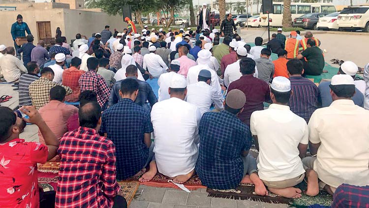 നാടിനായി മനമുരുകി മലയാളികളുടെ ബലിപെരുന്നാള്‍