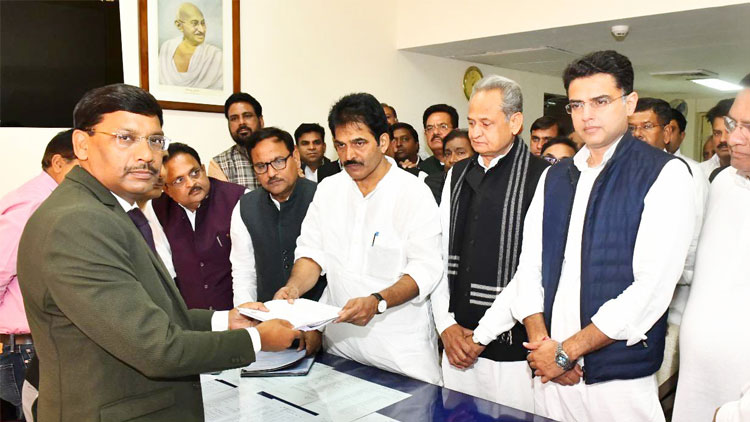 വേ​ണു​ഗോ​പാ​ൽ പ​ത്രി​ക ന​ൽ​കി; രാജ്യസഭ തെരഞ്ഞെടുപ്പിന്​ കളമൊരുങ്ങുന്നു