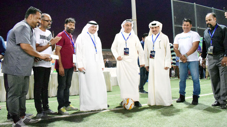 യൂ​നി​മ​ണി കെ​ഫാ​ക് ഫു​ട്​​ബാ​ൾ ലീ​ഗി​ന് ഉ​ജ്ജ്വ​ല തു​ട​ക്കം