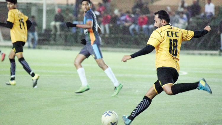 കെ​ഫാ​ക് സോ​ക്ക​ർ ലീ​ഗ്, മാ​സ്​​റ്റേ​ഴ്സ് ലീ​ഗ് സെ​മി ഫൈ​ന​ൽ ലൈ​ന​പ്പാ​യി