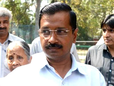 പിടിവാശി ഉപേക്ഷിച്ച് ഒരുമിച്ച് പ്രവര്‍ത്തിക്കണമെന്ന് മോദിയോട് കെജ്രിവാള്‍