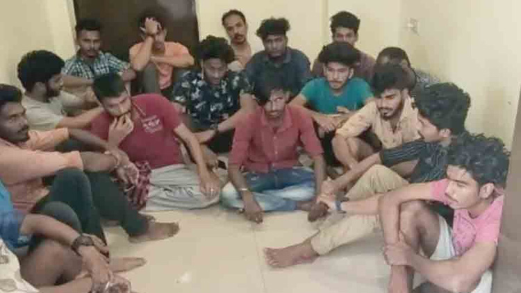 ഭക്ഷണവും ​വെള്ളവുമില്ല, പുറത്തിറങ്ങിയാൽ പൊലീസ് അടിക്കും VIDEO