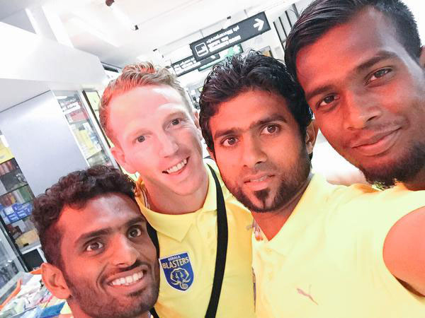 മഞ്ഞയില്‍ കളിച്ചാടാന്‍ മലയാള നാട്