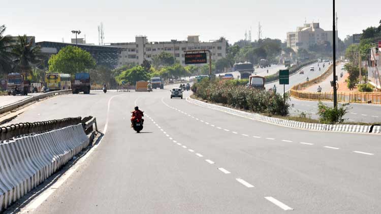 അതിര്‍ത്തികള്‍ അടയുന്നു