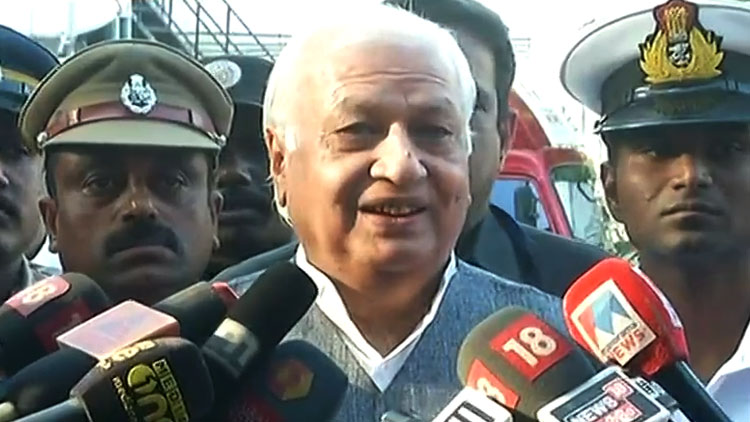 നിലപാട് കടുപ്പിച്ച് ഗവർണർ; വിശദീകരണം തള്ളി നിലപാട് കടുപ്പിച്ച് ഗവർണർ; വിശദീകരണം തള്ളി