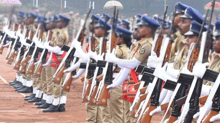 വെടിയുണ്ട കാണാതായ കേസ്; മന്ത്രി കടകംപള്ളിയുടെ ഗണ്‍മാനും പ്രതിപട്ടികയില്‍