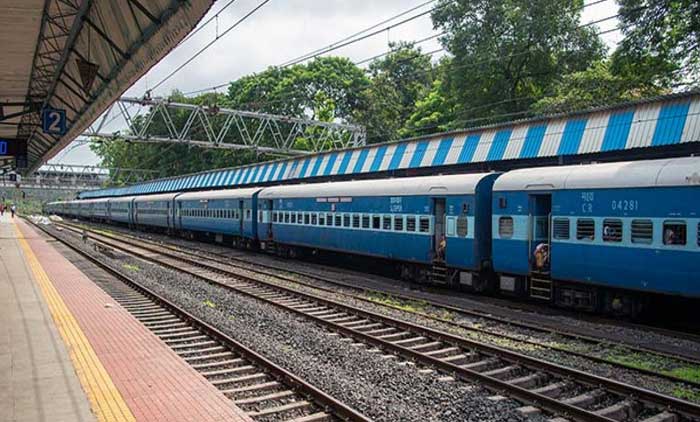 തിരുവനന്തപുരം - എറണാകുളം പാതയിൽ ട്രെയിൻ ഗതാഗതം തടസ്സപ്പെട്ടു