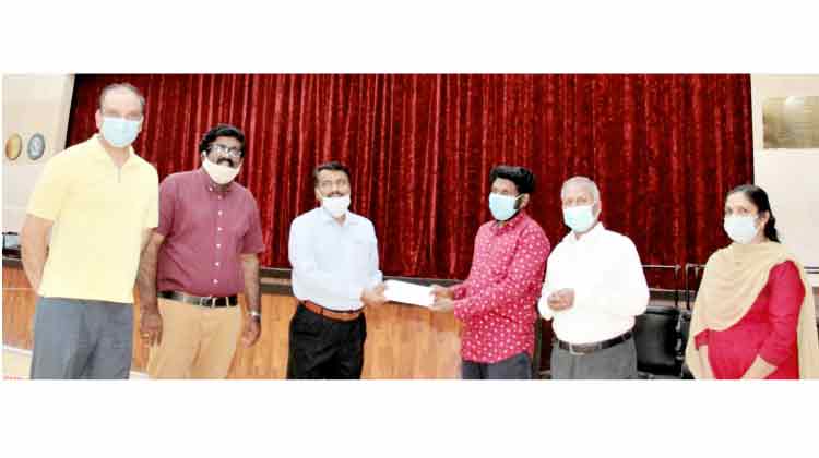 ബഹ്​റൈൻ കേരളീയ സമാജത്തിന് ഡോ. രവി പിള്ള 100 വിമാന ടിക്കറ്റുകൾ നൽകും