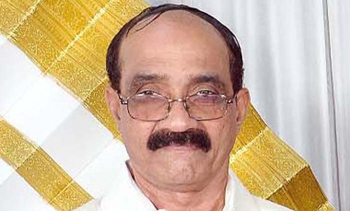 ഖാ​ദ​ർ​ക്ക മ​ട​ങ്ങു​ന്നു; ഒാ​ർ​മ​ക​ളു​ടെ ലോ​ഞ്ചി​ലേ​റി...