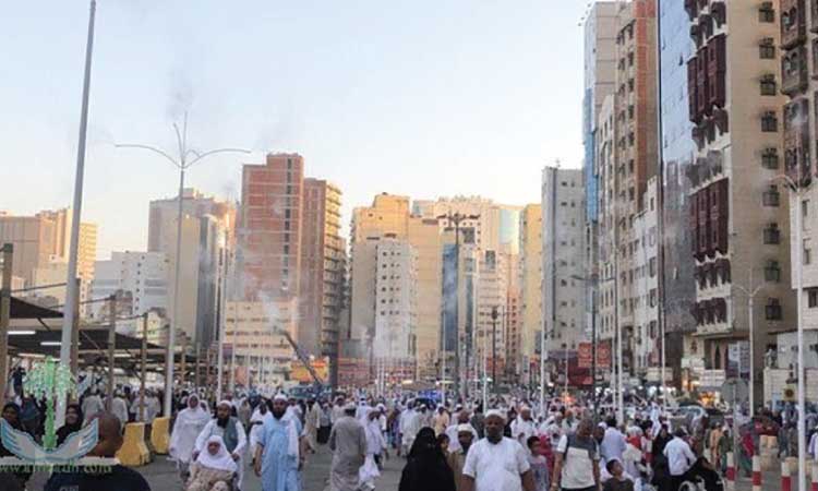 ഇബ്രാഹീം ഖലീൽ റോഡിൽ വാട്ടർ സ്പ്രേ സംവിധാനമൊരുക്കി