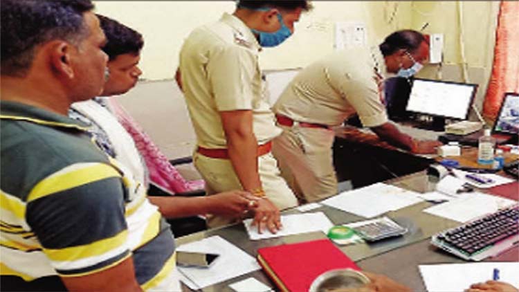 അര മിനിറ്റിൽ ഒരു ബാങ്ക്​ കൊള്ള; 10 വയസ്സുകാരൻ മോഷ്ടിച്ചത് 10 ലക്ഷം- Video