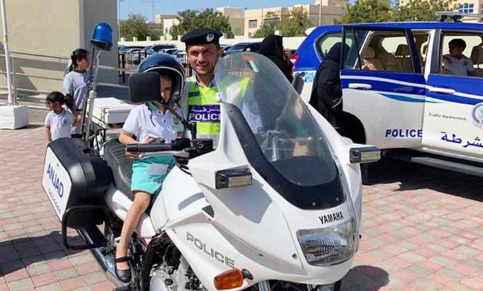 കെ.​ജി കു​ട്ടി​ക​ള്‍ക്ക്  ബോ​ധ​വ​ത്ക​ര​ണ​വു​മാ​യി  ഷാ​ര്‍ജ പൊ​ലീ​സ്