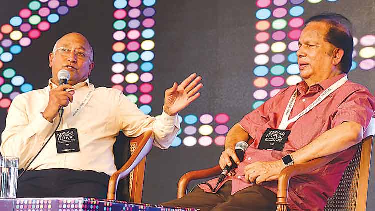 ആവേശമായി ഇന്ത്യയുടെ  ആദ്യ ഗഗനചാരി കോഴിക്കോട്ട്​