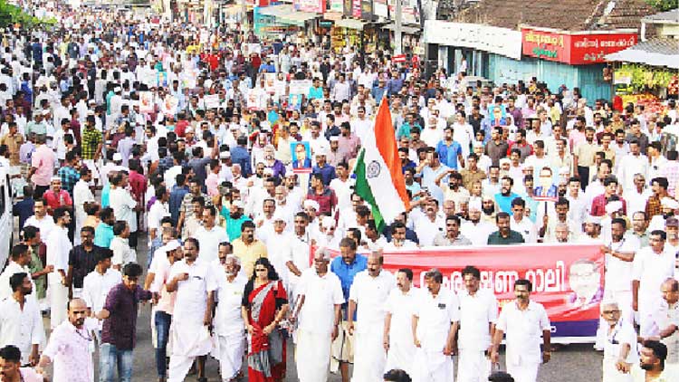 ഒറ്റക്കെട്ടായി ജനരോഷം