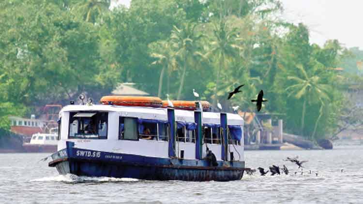 ജലരേഖയായി ഉൾനാടൻ ജലഗതാഗതം