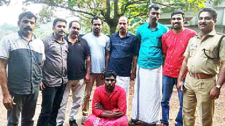 50 ലിറ്റർ ചാരായവുമായി പിടിയിൽ