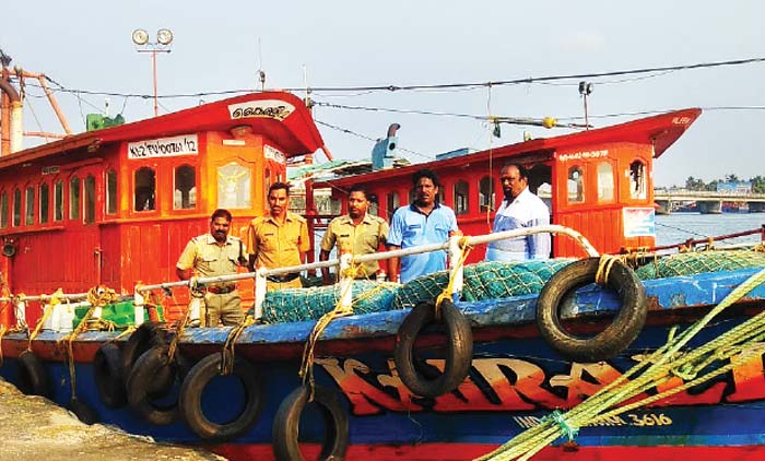 അനധികൃത മത്സ്യബന്ധനം: മൂന്ന് ബോട്ട് പിടികൂടി