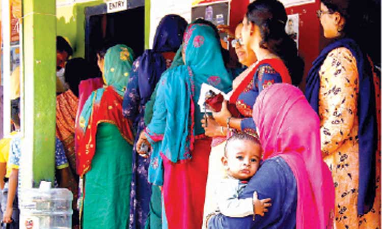 കൊല്ലത്ത്​ കനത്ത പോളിങ്​; 74.23 ശതമാനം