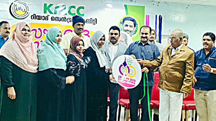 ഏ​ഴ്​ പെ​ൺ​കു​ട്ടി​ക​ൾ​ക്ക്​ മം​ഗ​ല്യ​മൊ​രു​ക്കാ​ൻ വ​നി​താ കെ.​എം.​സി.​സി