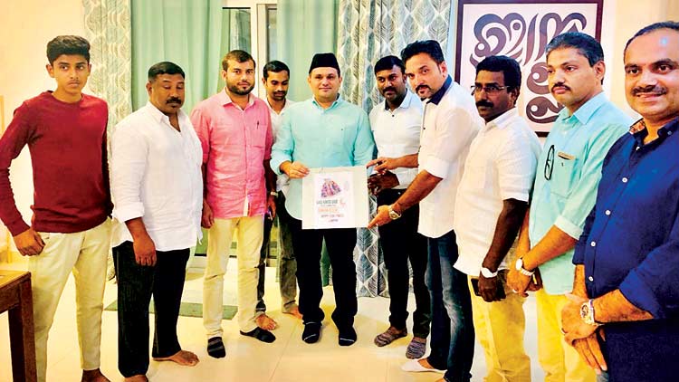 നി​ർ​ധ​ന​ർ​ക്ക്​ പെ​രു​ന്നാ​ൾ വ​സ്​​ത്ര​ങ്ങ​ളൊ​രു​ക്കി ഉ​മ്മു​ൽ​ഖു​വൈ​ൻ കെ.​എം.​സി.​സി