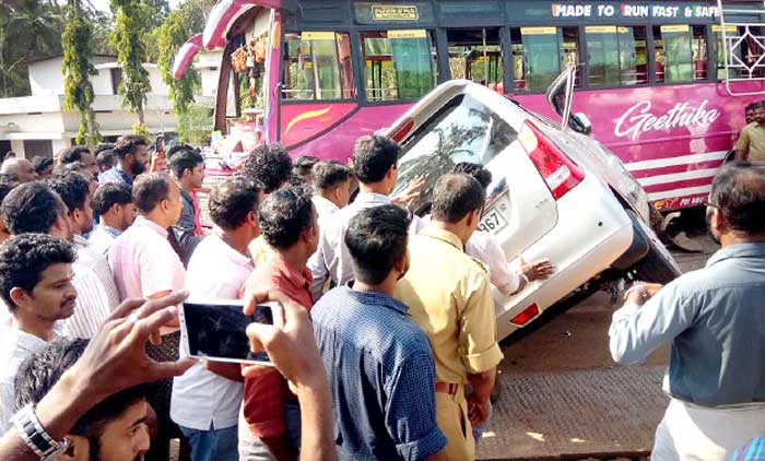 കൂരന്മുക്കിൽ കാറുകളും ബസും കൂട്ടിയിടിച്ച് മൂന്ന​ുപേർക്ക് പരിക്ക്​