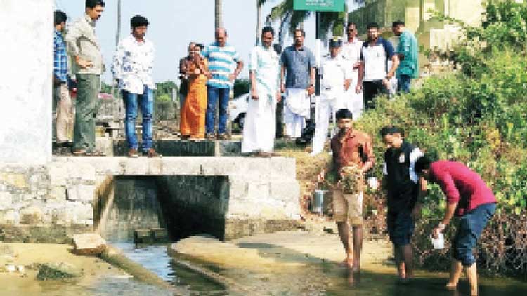 മാലിന്യം: രാമന്തളി പുഴയിലെ വെള്ളം പരിശോധിച്ചു
