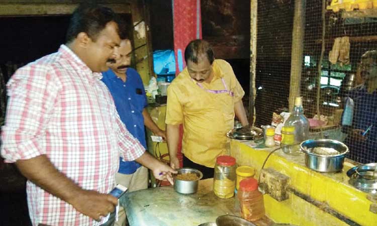 ഹോട്ടലുകളിൽനിന്ന് പഴകിയഭക്ഷണം പിടികൂടി