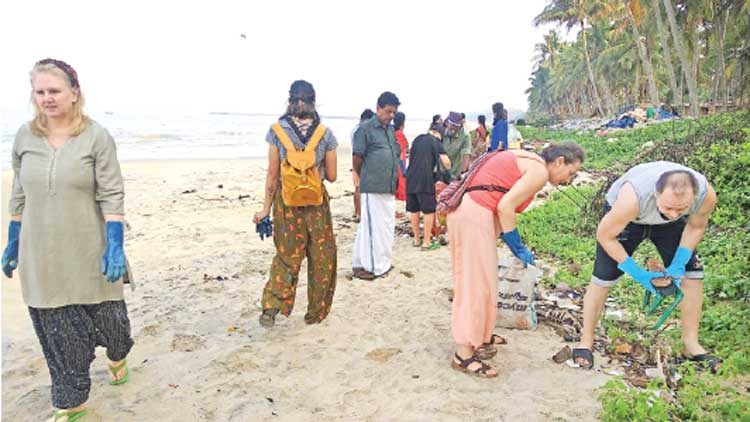 നാടിനുവേണ്ടി കൈകോർത്ത്​ വിദേശികളും