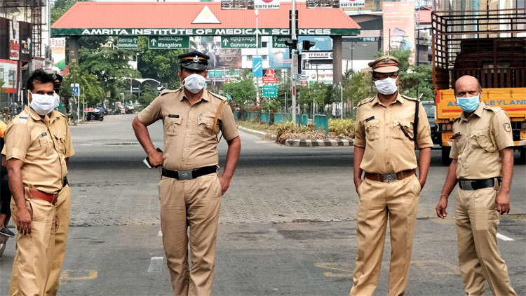 kochi-police.jpg kochi-police.jpg