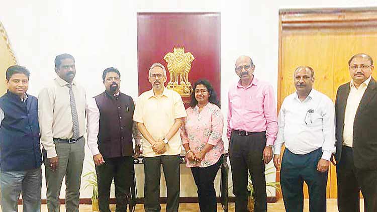 പ്ര​വാ​സി സ​മാ​ജം ഭാ​ര​വാ​ഹി​ക​ൾ  അം​ബാ​സ​ഡ​റെ  സ​ന്ദ​ർ​ശി​ച്ചു