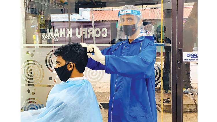 കോർഫുക്കാൻ സലൂണിൽ മുടിവെട്ട് വേറെ ലെവലാണ്... 